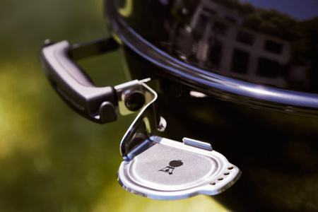 Угольный гриль Weber Master-Touch GBS SE E-5755, 57 см, решетка - нержавеющая сталь, черный